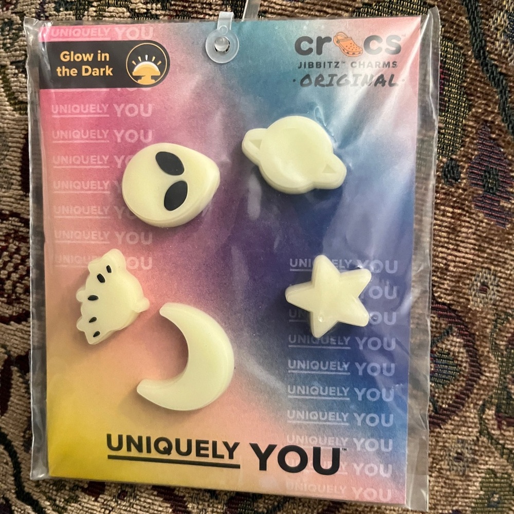 New Crocs Uniquely You Jibbitz,charms Glow in the dark Alien 5 Pc